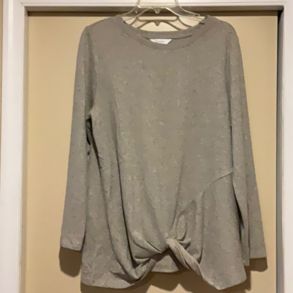 CJ Banks Twisted Front Heathered Gray pullover lightweight Sweatshirt Top